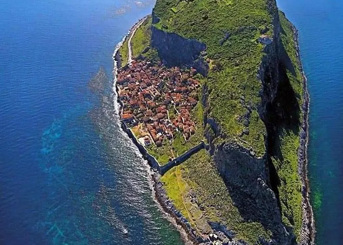 빌라 Astrolithos Castle